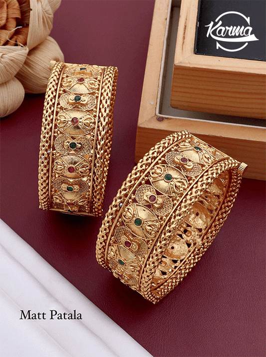 Traditional Gold Fancy Bangle Set - KarmaOnline